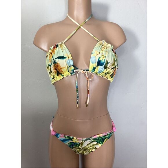 New. Pilyq/PQ oasis ruched reversible bikini. L-top/M-bottom. Retails $156 - Picture 7 of 12